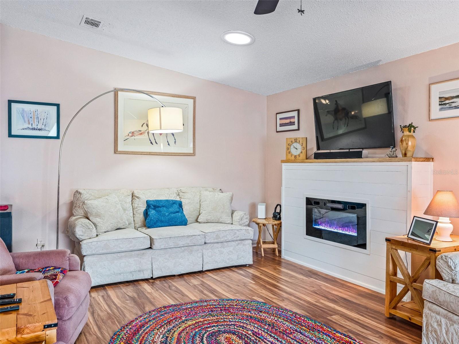 Image 9 of 31 For 928 Oleander Street