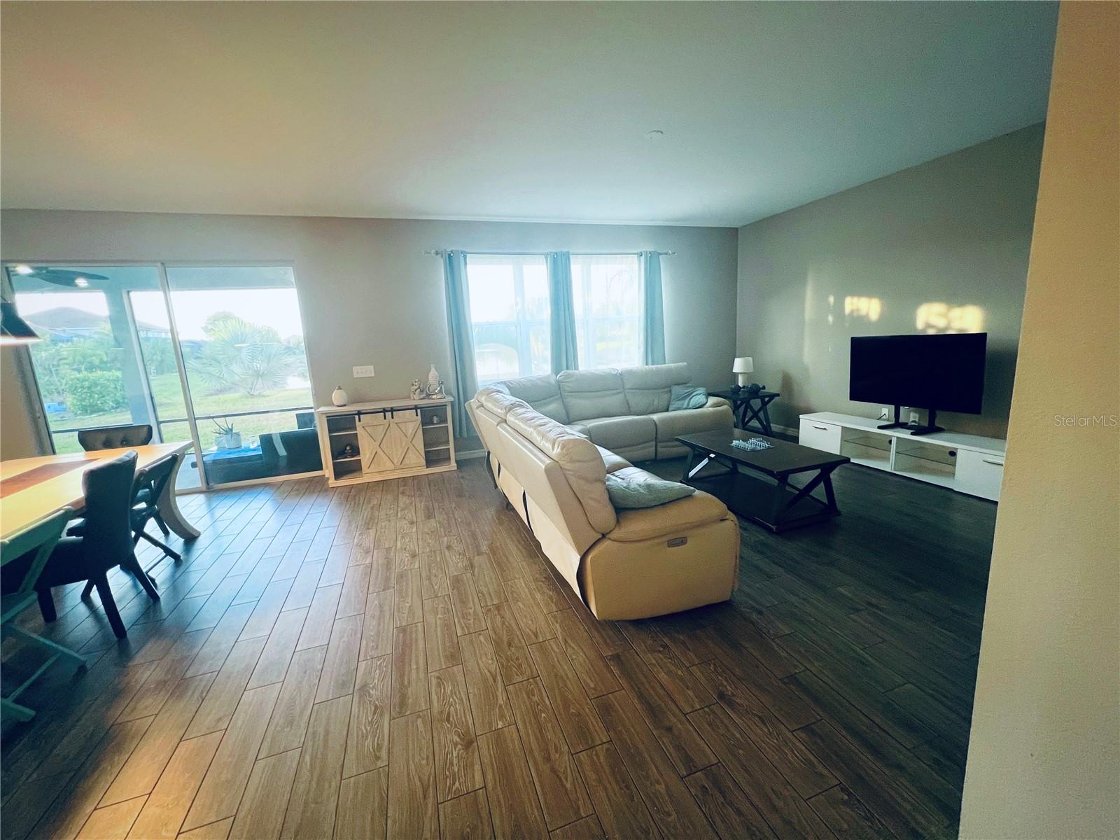 Image 14 of 49 For 2160 Weaver Bird Lane