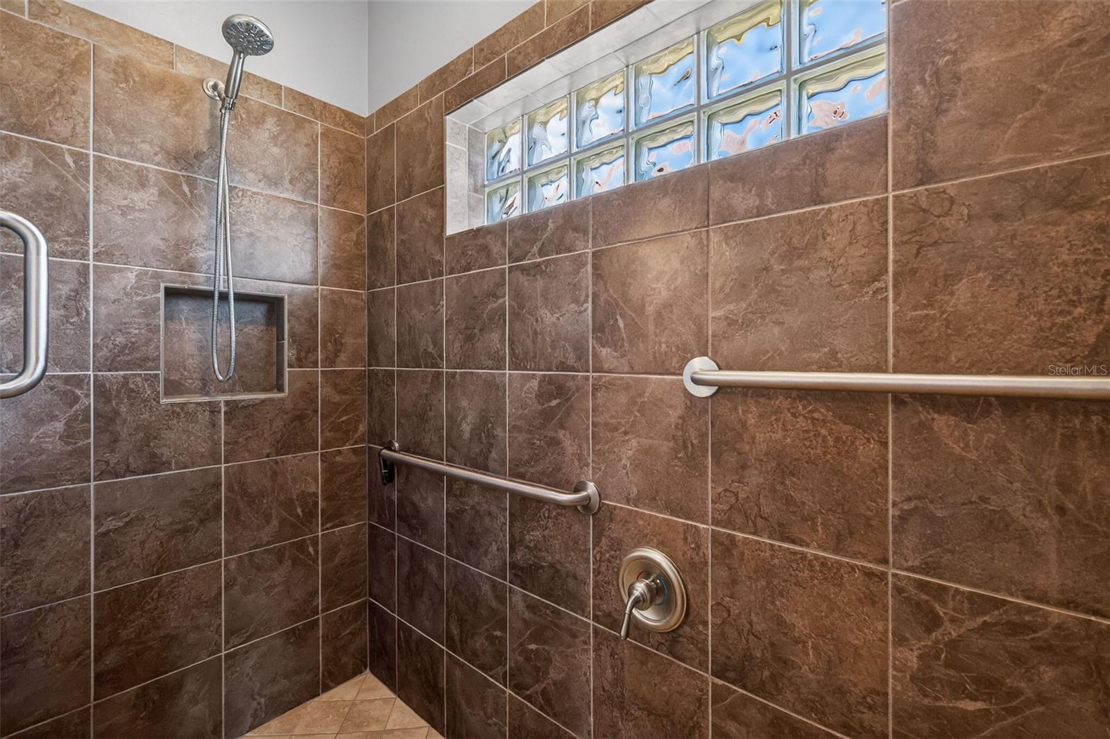 Image 20 of 58 For 2318 Wakefield Way