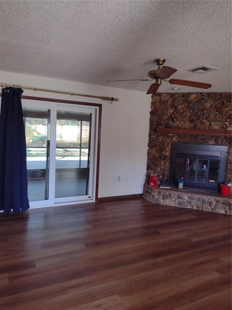 Image 11 of 26 For 35025 Raintree Drive