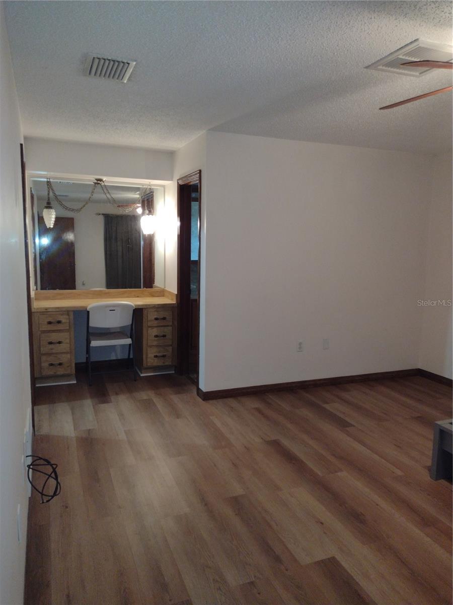 Image 17 of 26 For 35025 Raintree Drive