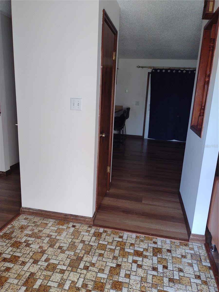 Image 4 of 26 For 35025 Raintree Drive