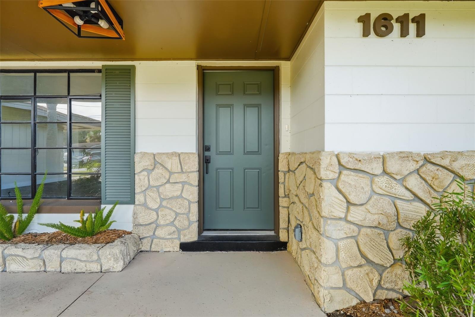 Image 6 of 64 For 1611 Canal Court