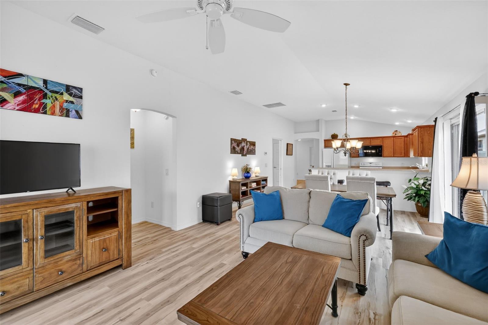 Image 14 of 37 For 2973 Kramer Court