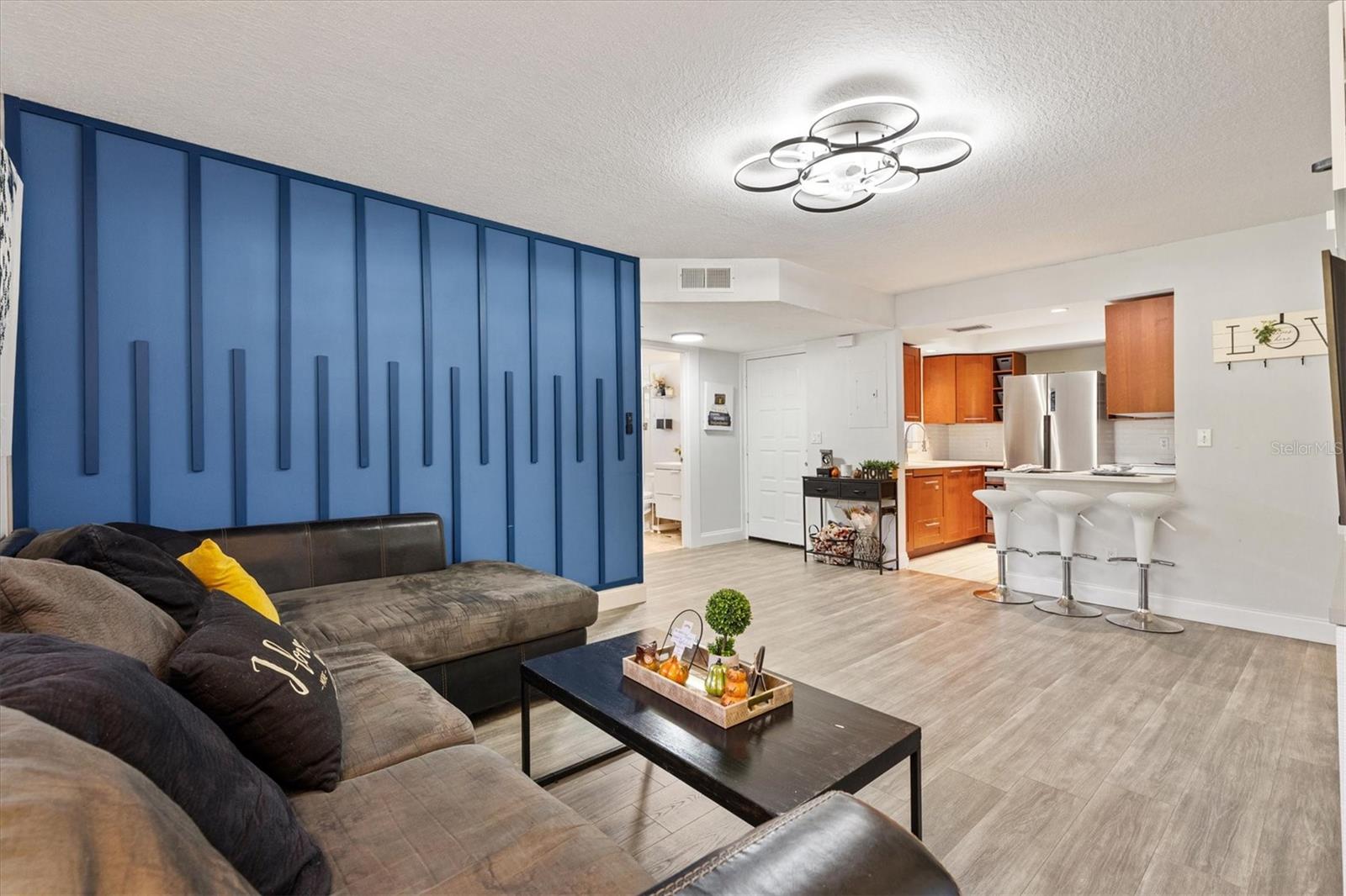 Image 9 of 21 For 454 Fairways Circle B204