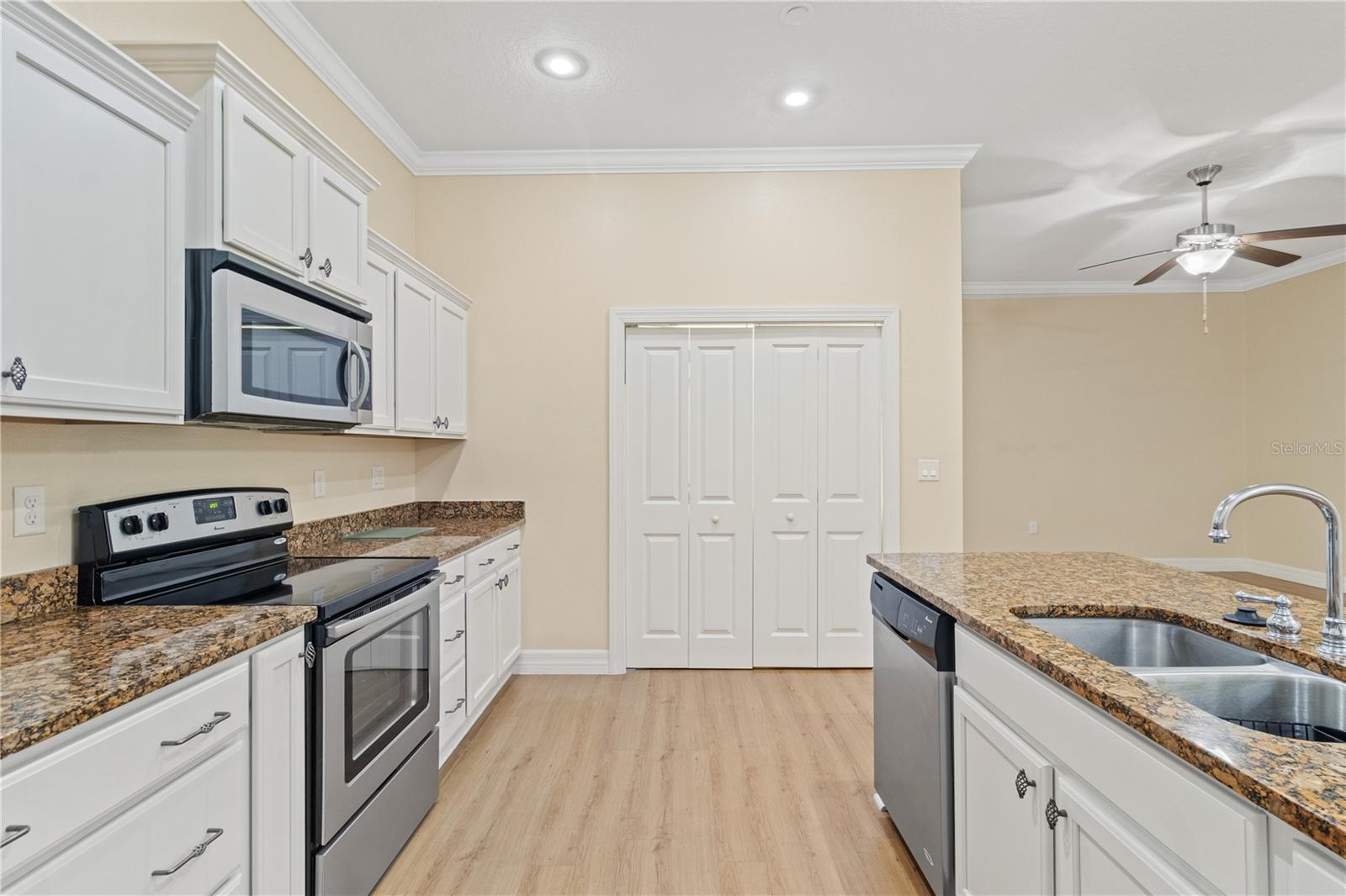 Image 6 of 61 For 7980 Southern Pines Drive