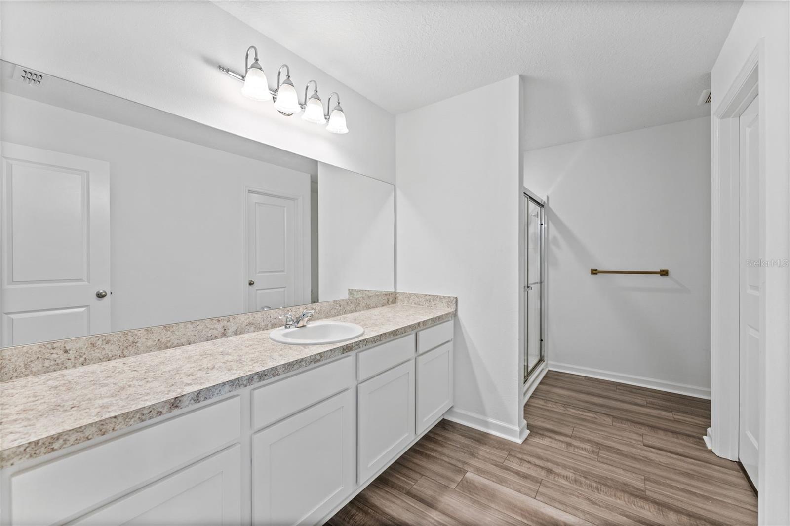 Image 21 of 47 For 11530 Adam Lee Way