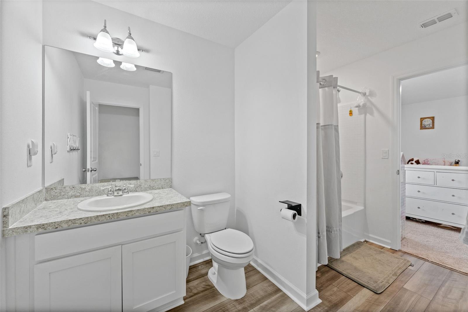 Image 27 of 47 For 11530 Adam Lee Way