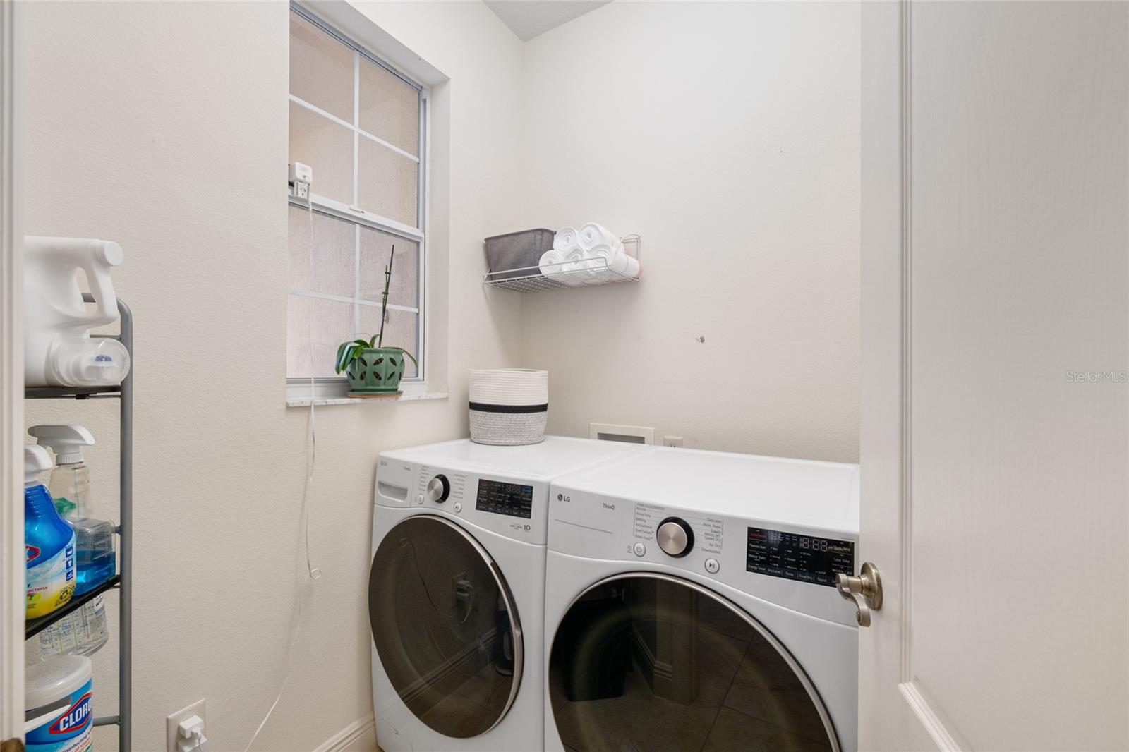 Image 28 of 34 For 879 Chapman Loop