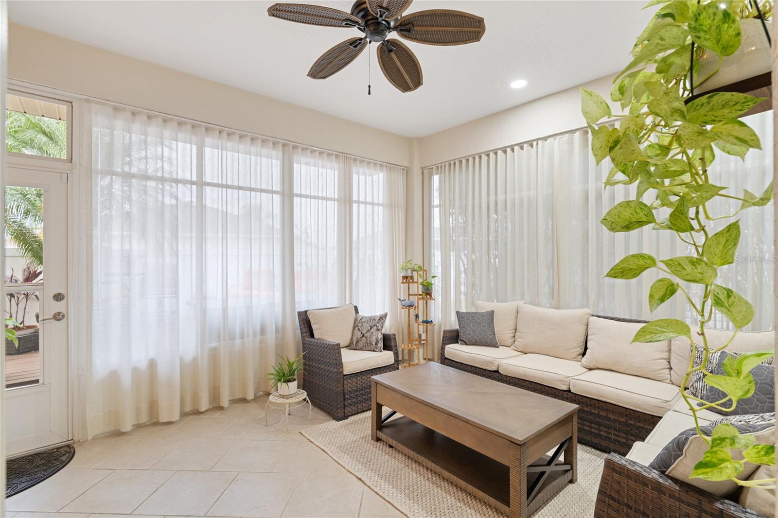 Image 29 of 34 For 879 Chapman Loop