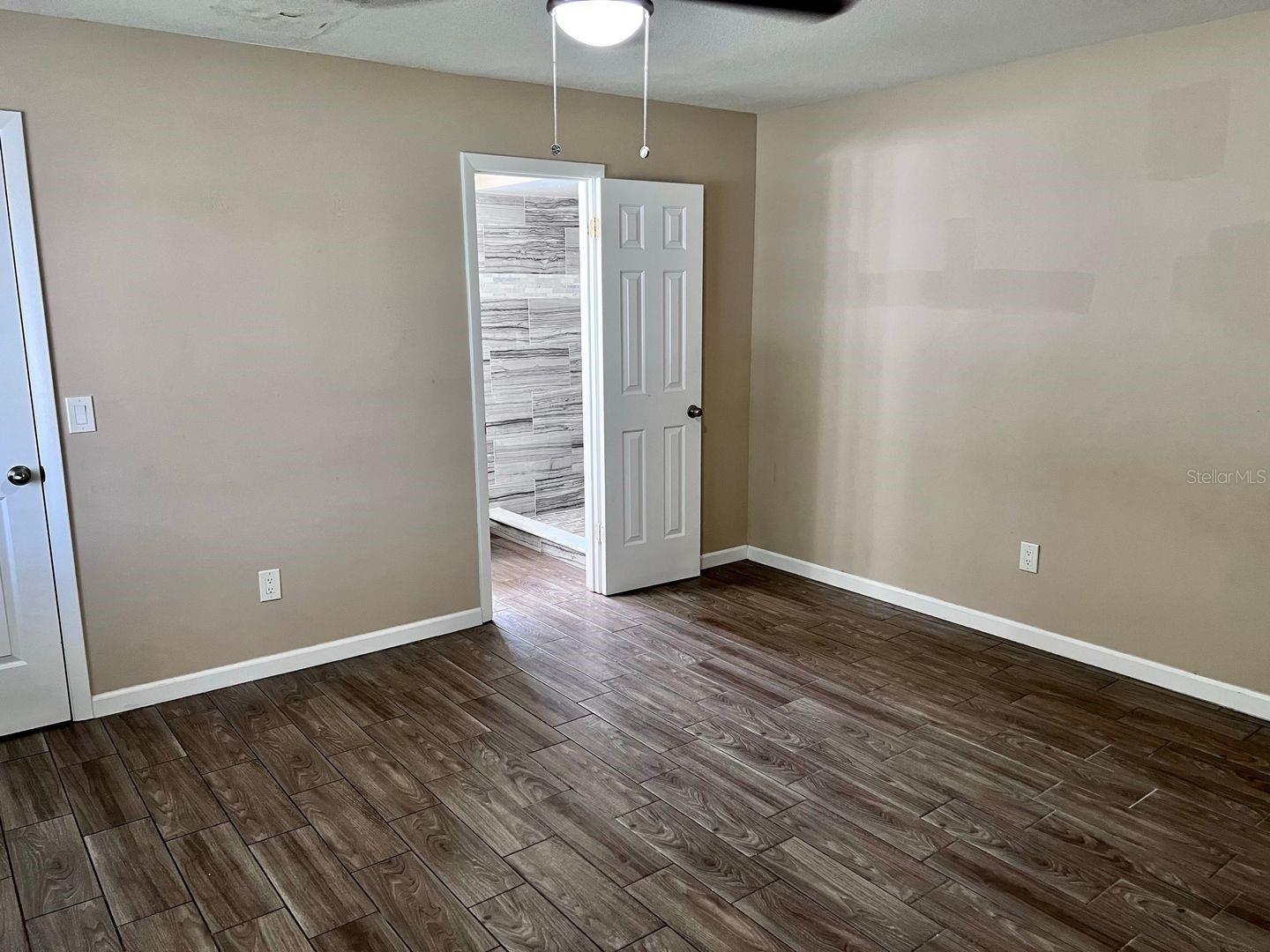 Image 6 of 12 For 162 Windtree Lane 204