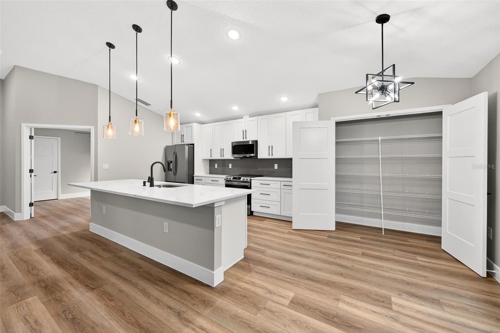 Image 22 of 74 For 225 Hillside Avenue