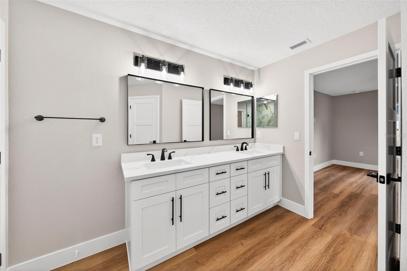 Image 33 of 74 For 225 Hillside Avenue