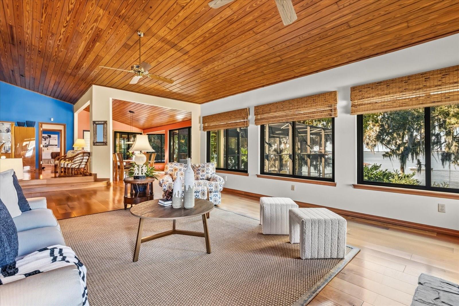 Image 11 of 58 For 15815 Acorn Circle