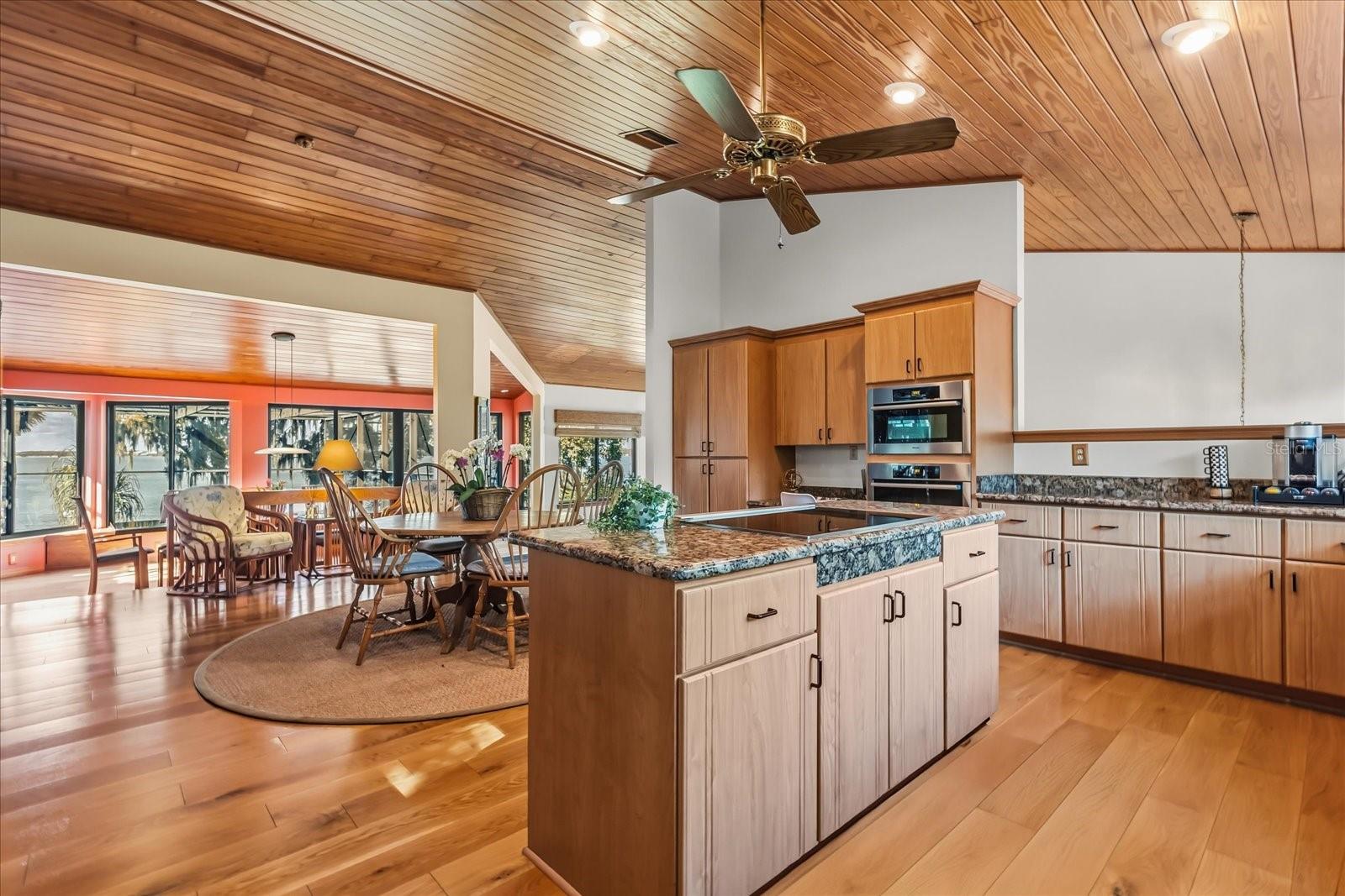 Image 15 of 58 For 15815 Acorn Circle