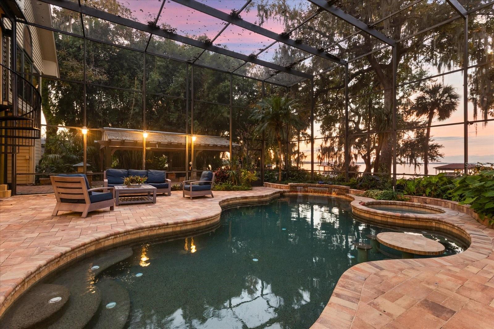 Image 5 of 58 For 15815 Acorn Circle