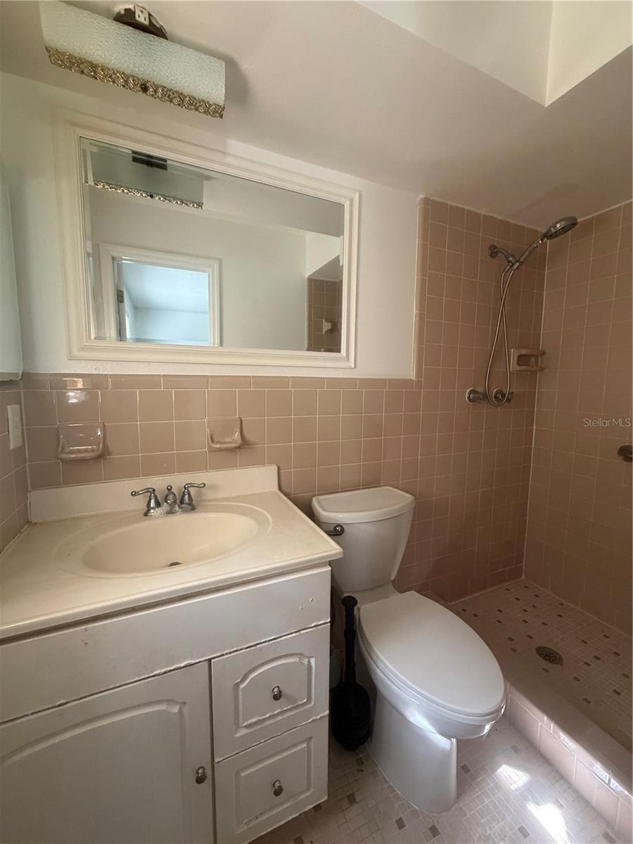 Image 16 of 24 For 15340 Mallory Lane