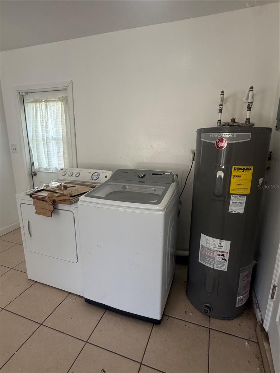 Image 21 of 24 For 15340 Mallory Lane