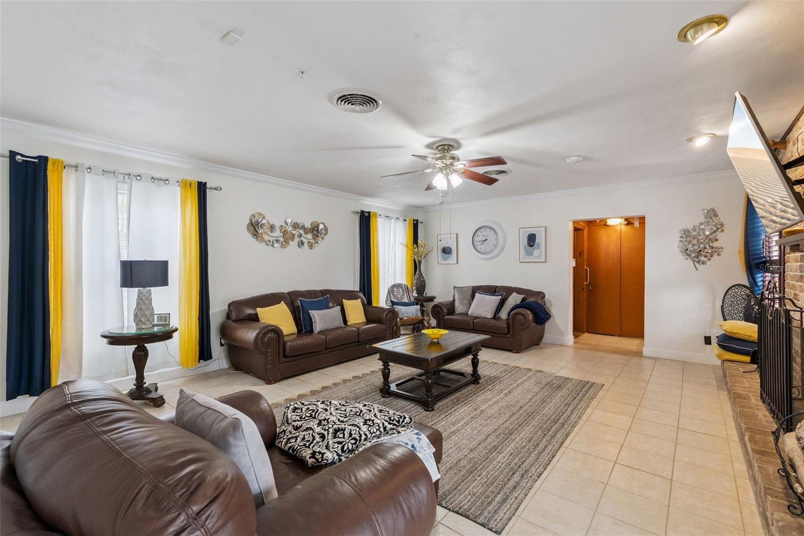 Image 11 of 40 For 27 Center Street