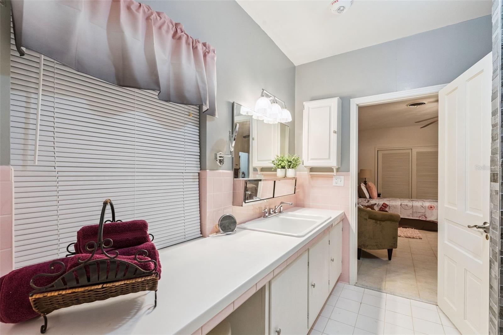 Image 21 of 40 For 27 Center Street