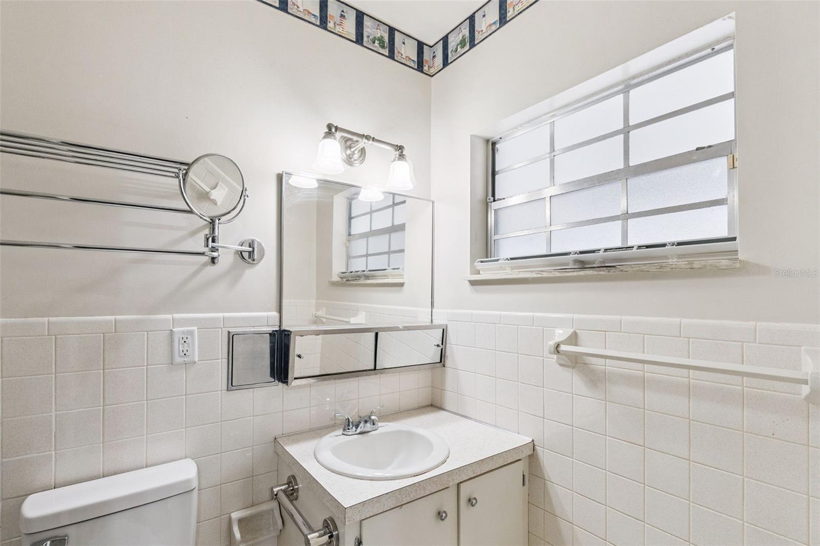 Image 24 of 40 For 27 Center Street