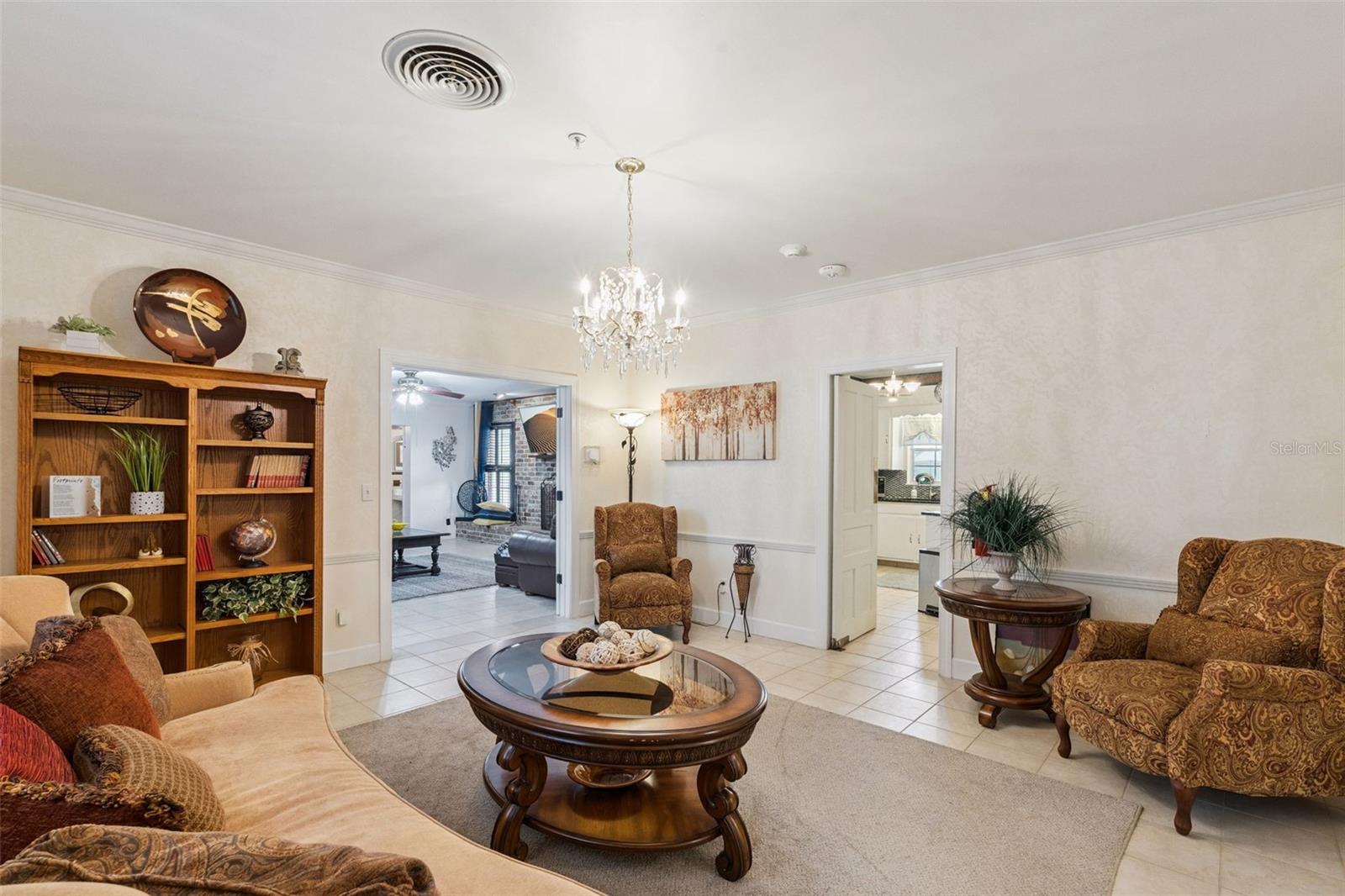 Image 7 of 40 For 27 Center Street