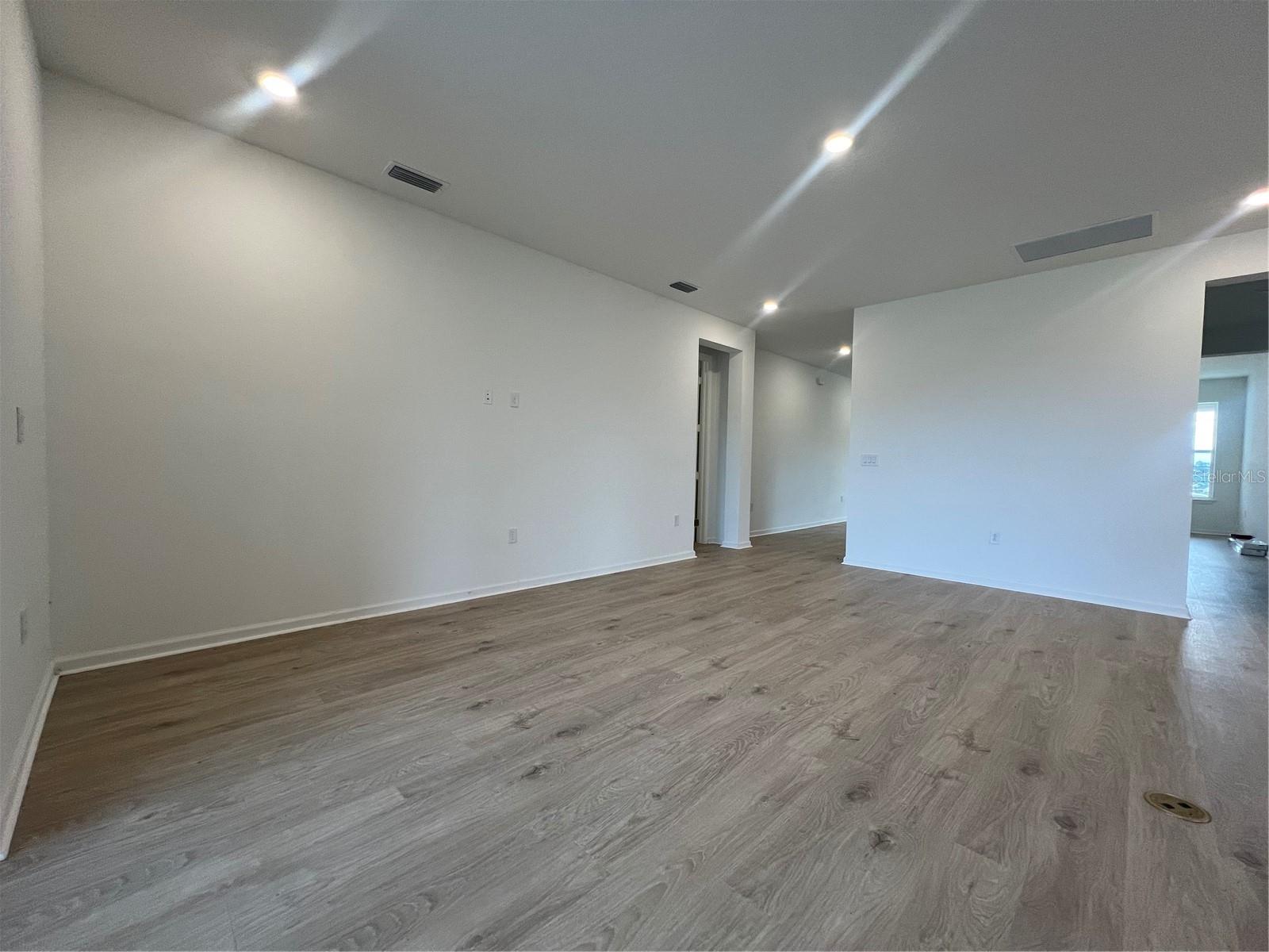 Image 18 of 27 For 2075 Keystone Pass Boulevard