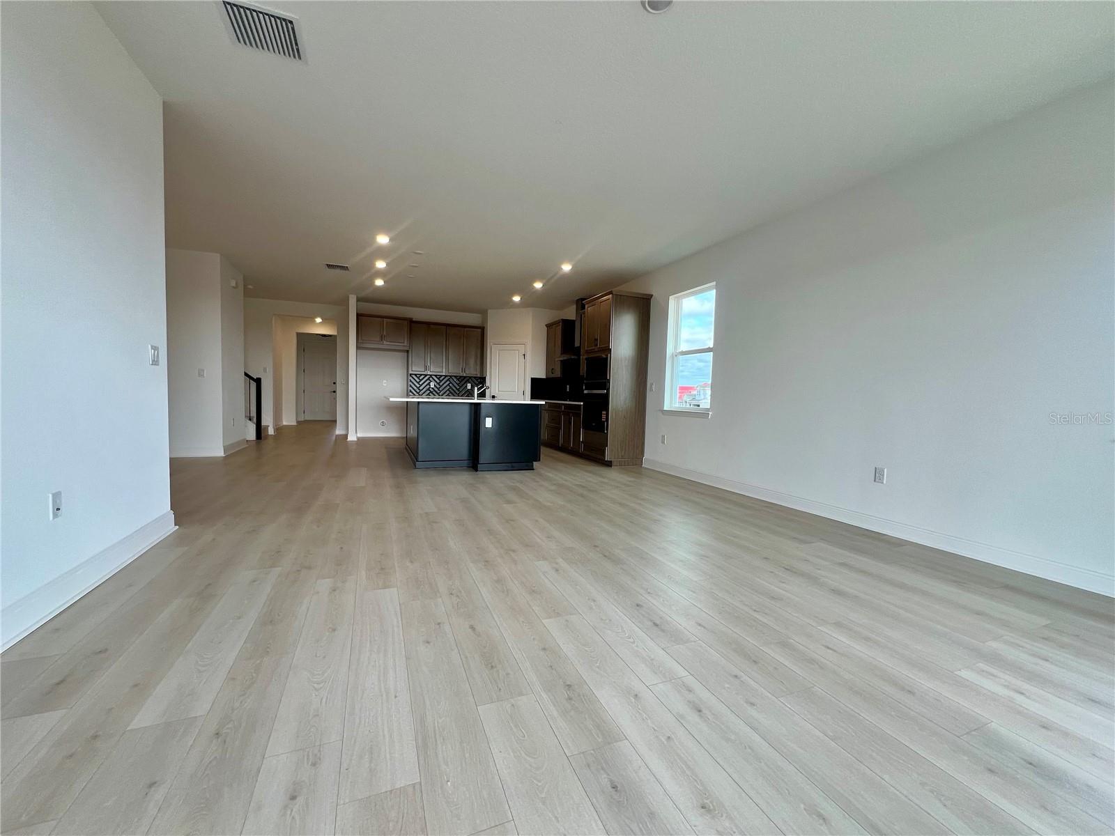 Image 3 of 19 For 2099 Maverick Drive