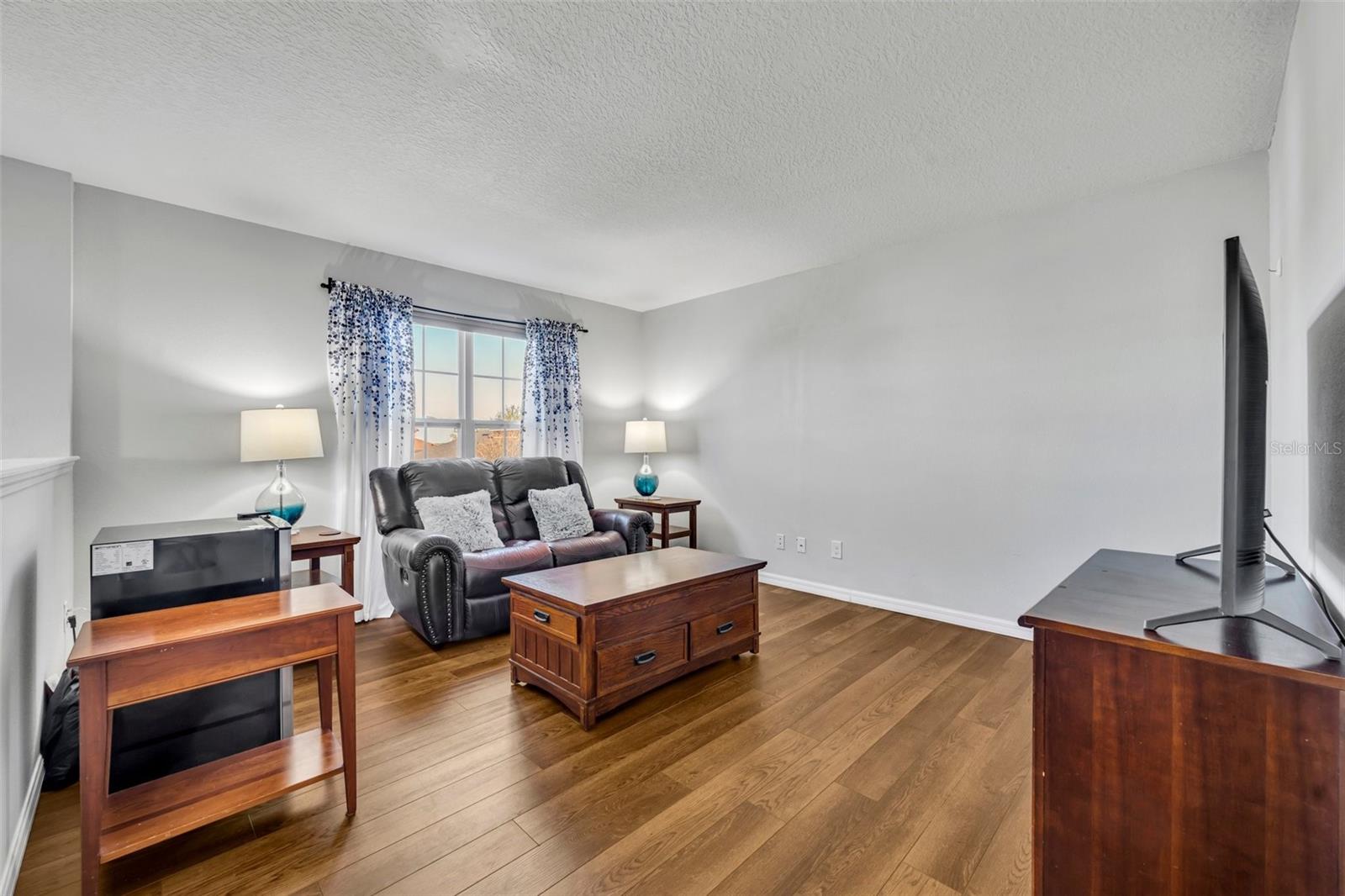 Image 28 of 53 For 10219 Lenox Street