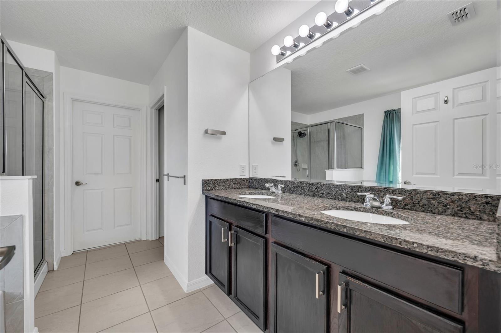 Image 32 of 53 For 10219 Lenox Street