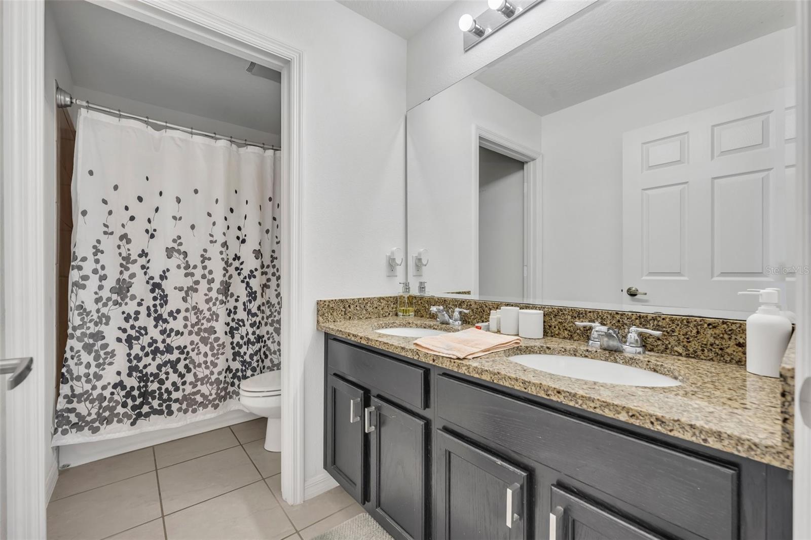 Image 37 of 53 For 10219 Lenox Street