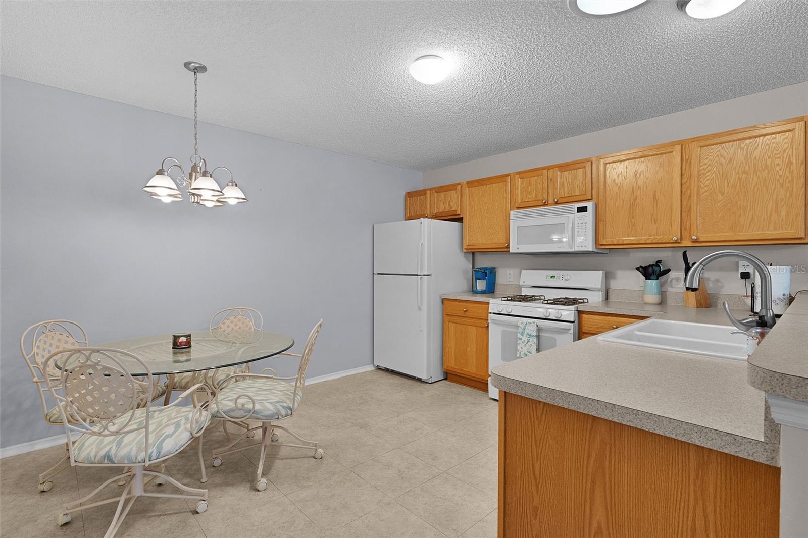 Image 18 of 55 For 2595 Ascot Loop