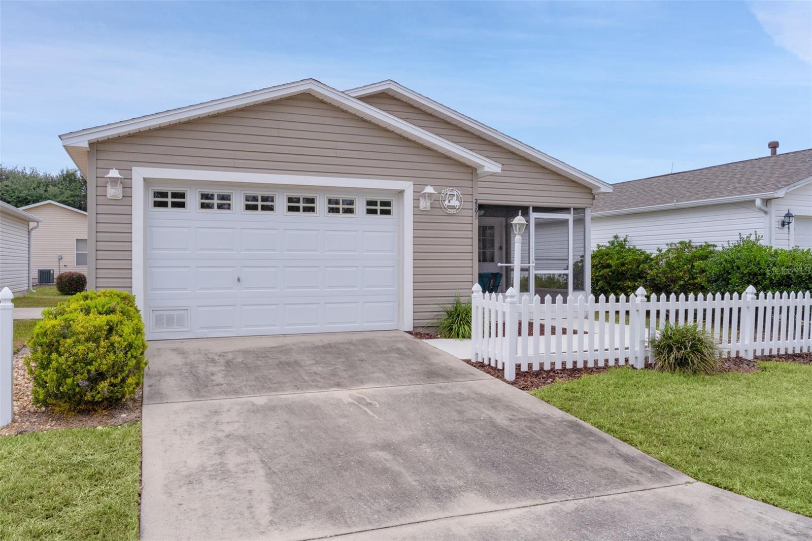 Image 34 of 55 For 2595 Ascot Loop