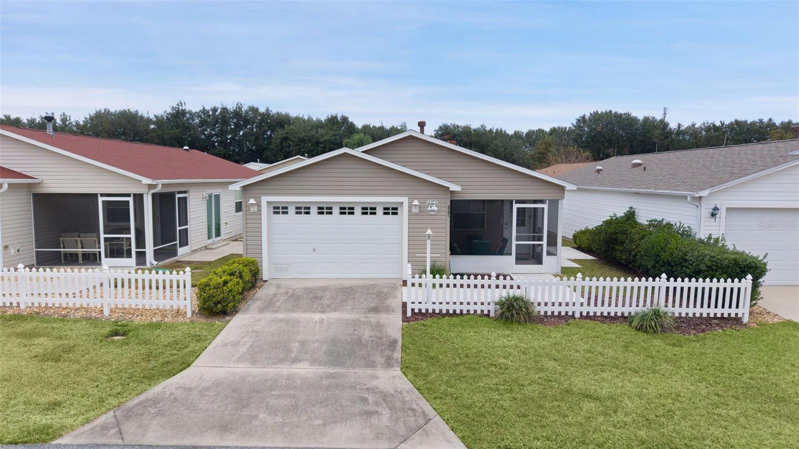 Image 35 of 55 For 2595 Ascot Loop