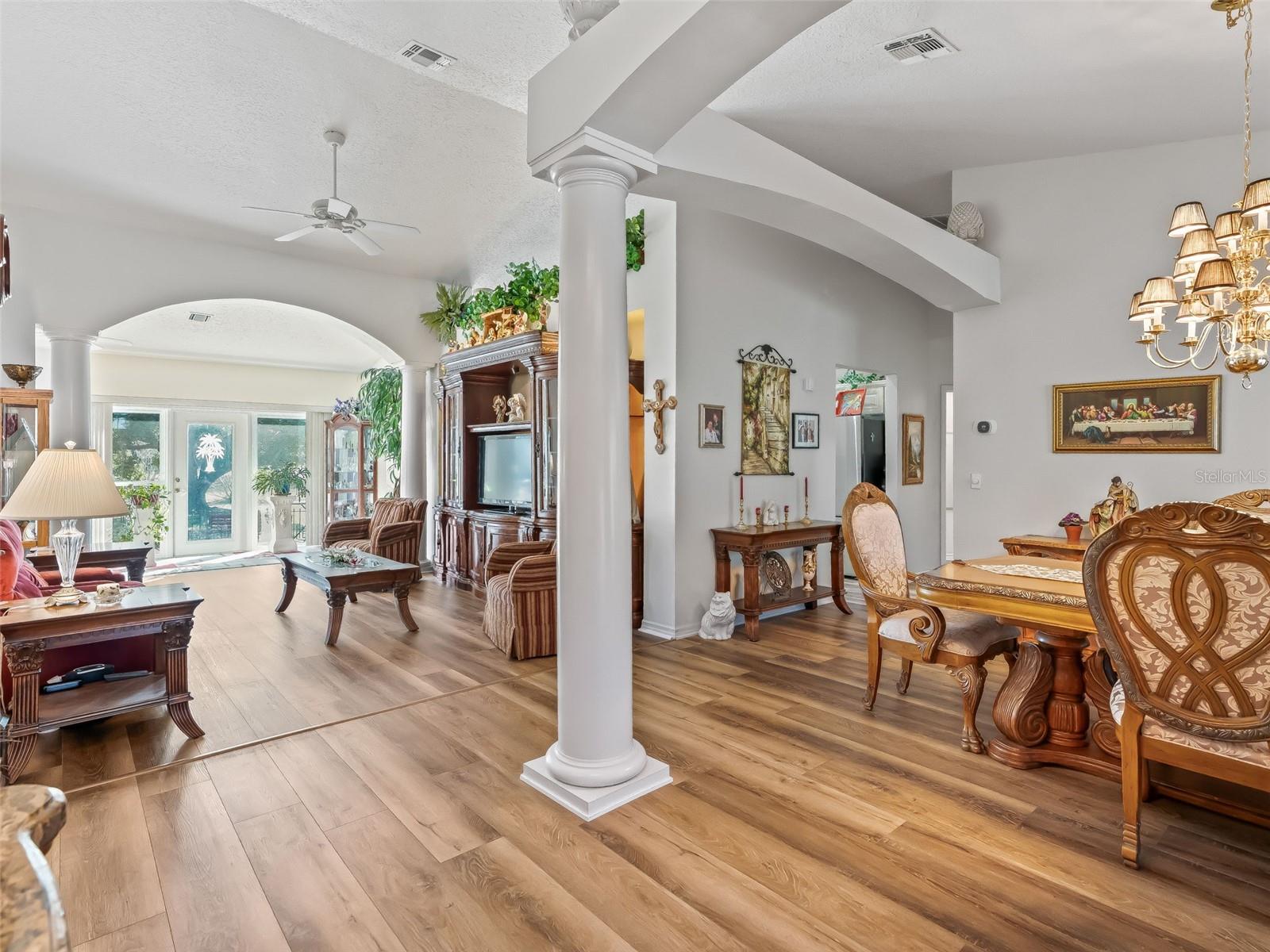 Image 10 of 61 For 1409 Meadow View Way