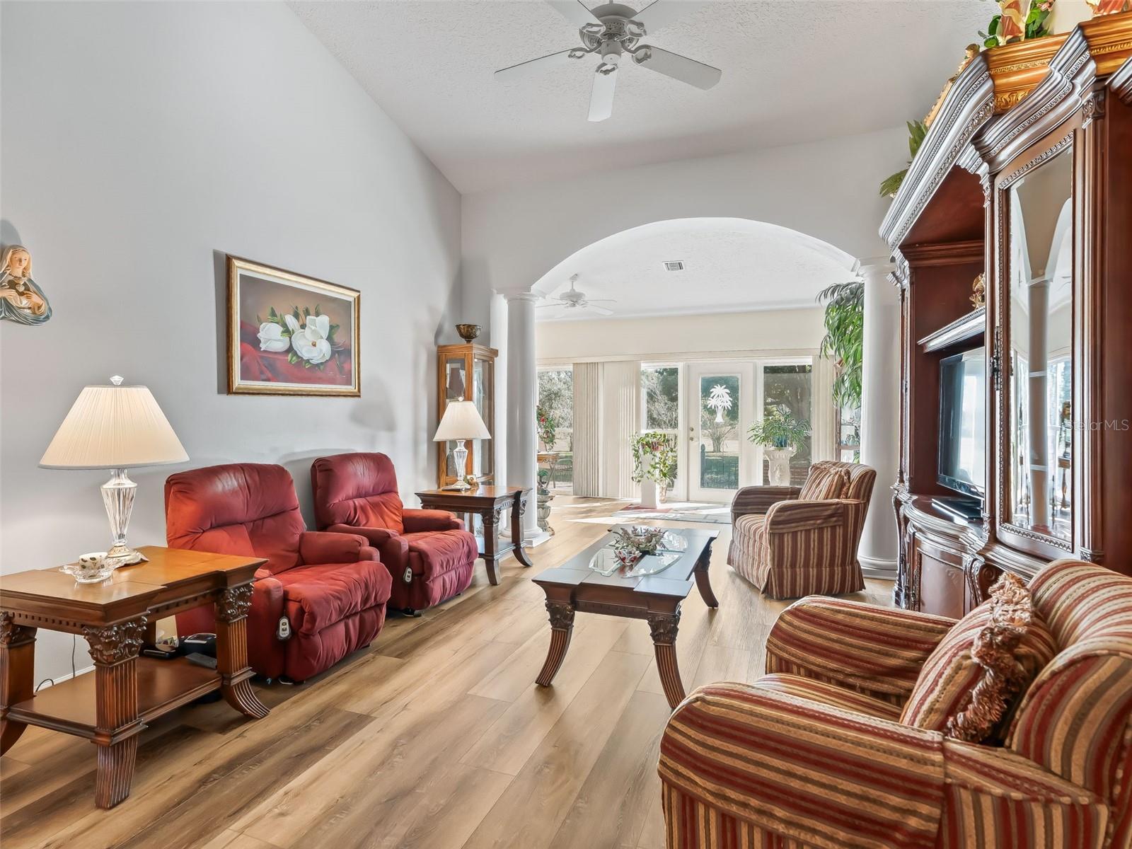 Image 13 of 61 For 1409 Meadow View Way