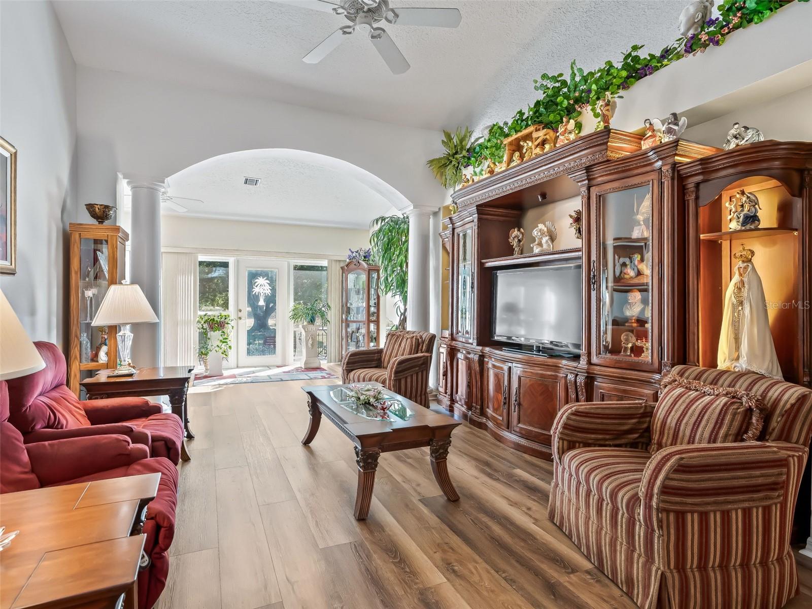 Image 14 of 61 For 1409 Meadow View Way