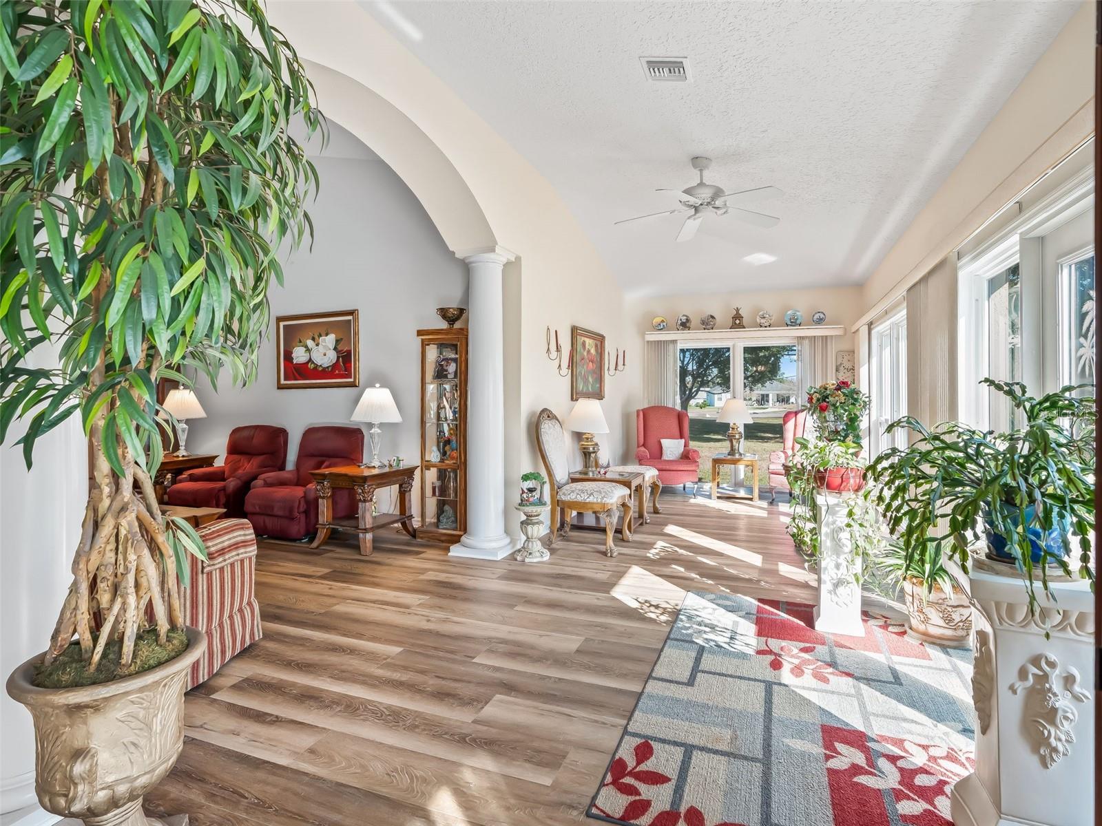 Image 17 of 61 For 1409 Meadow View Way