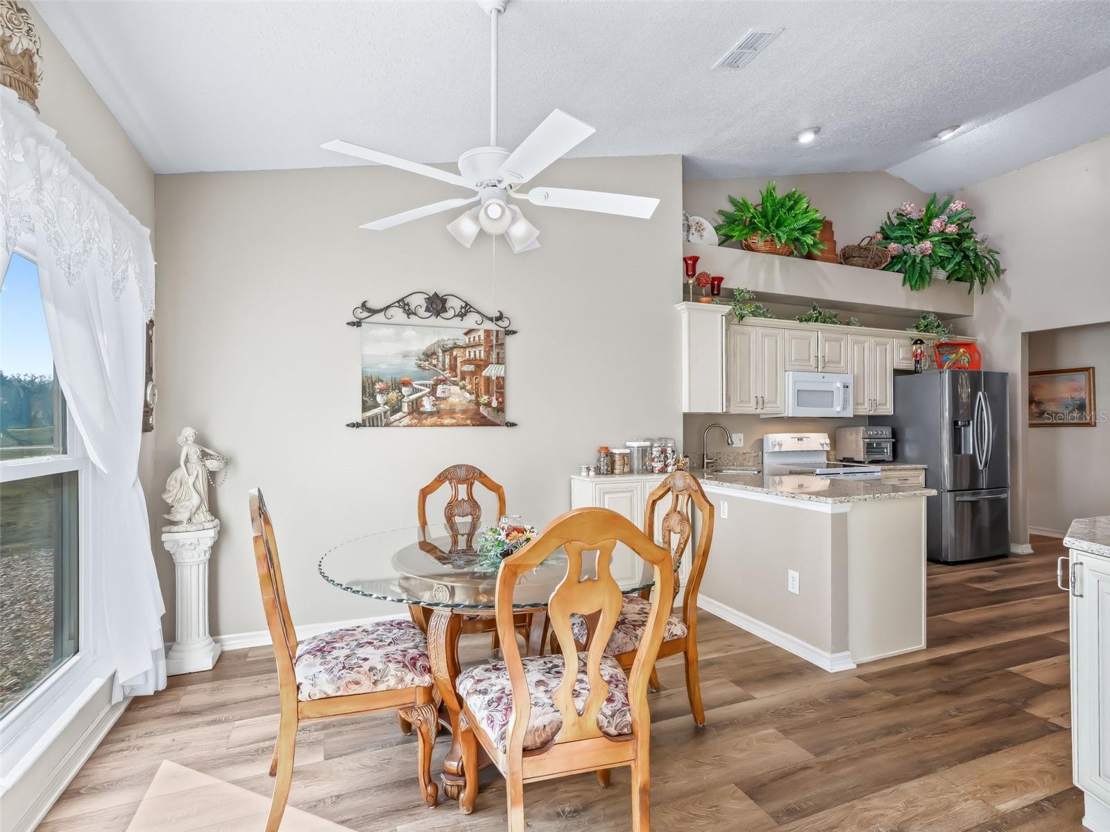 Image 21 of 61 For 1409 Meadow View Way