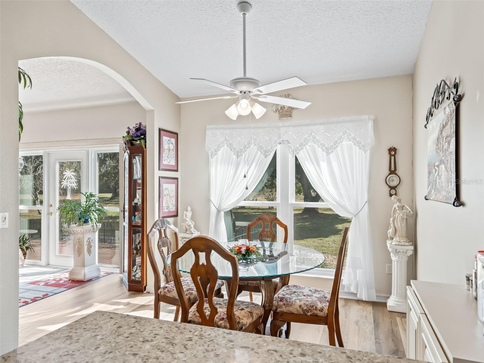 Image 22 of 61 For 1409 Meadow View Way