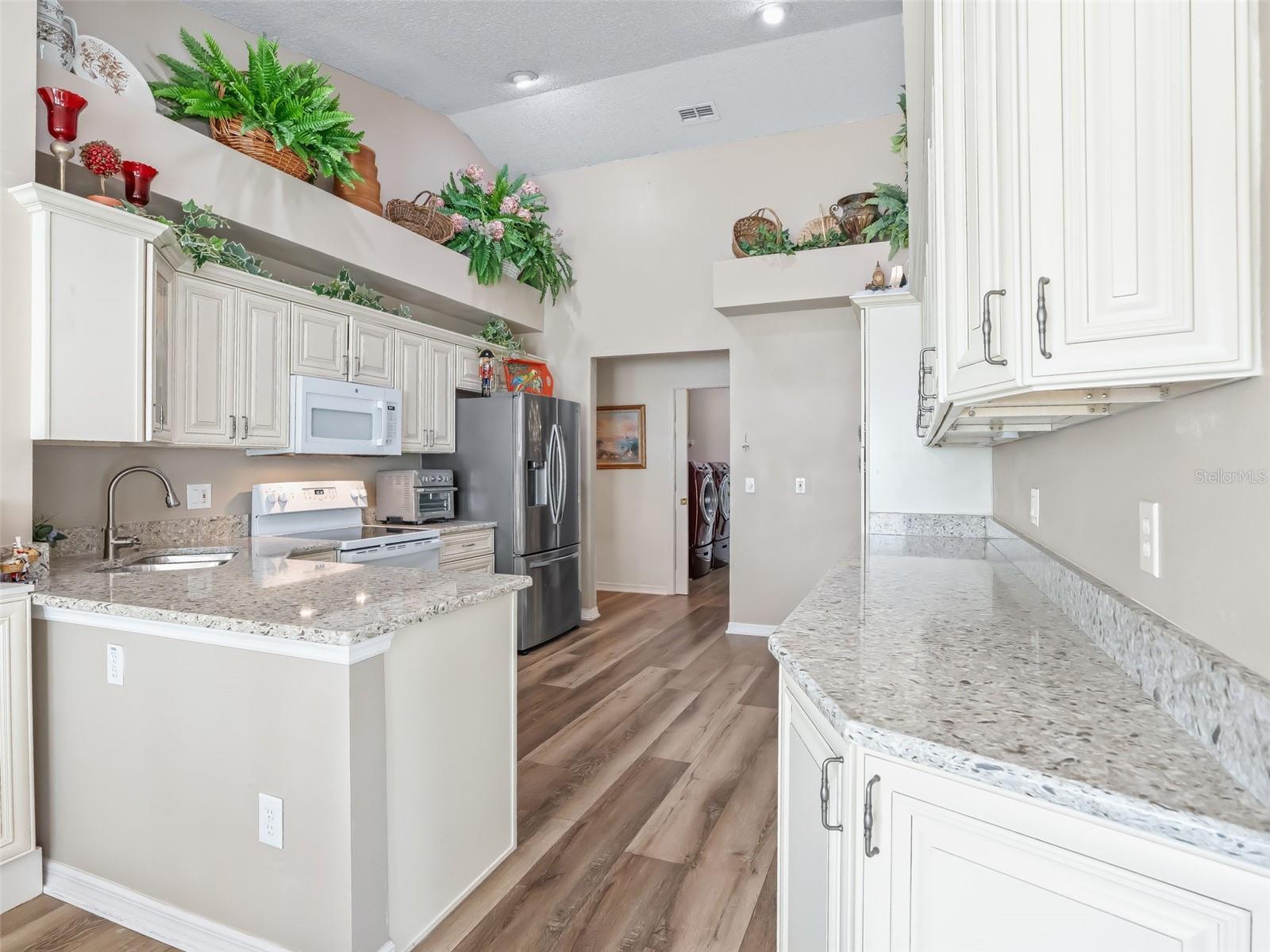 Image 24 of 61 For 1409 Meadow View Way