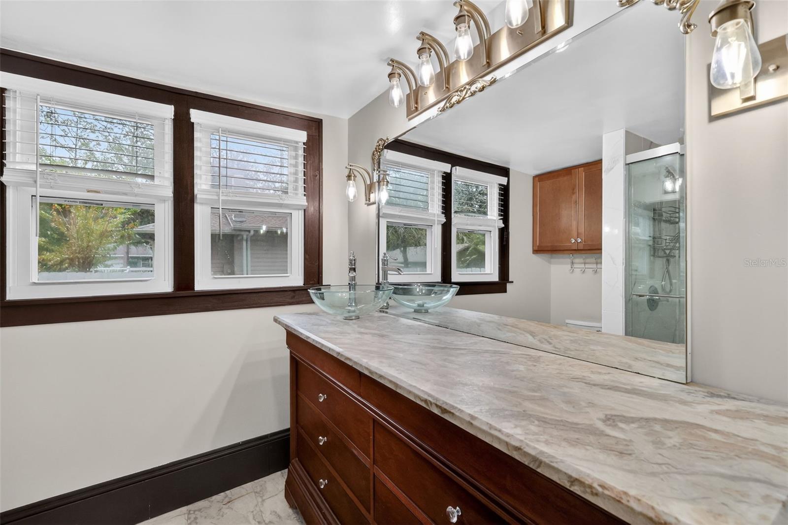 Image 16 of 37 For 1022 Donnelly Street