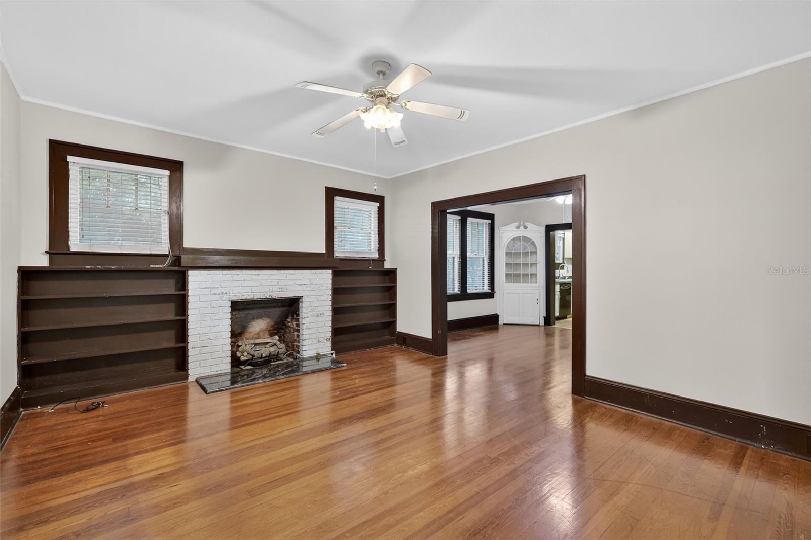 Image 6 of 37 For 1022 Donnelly Street