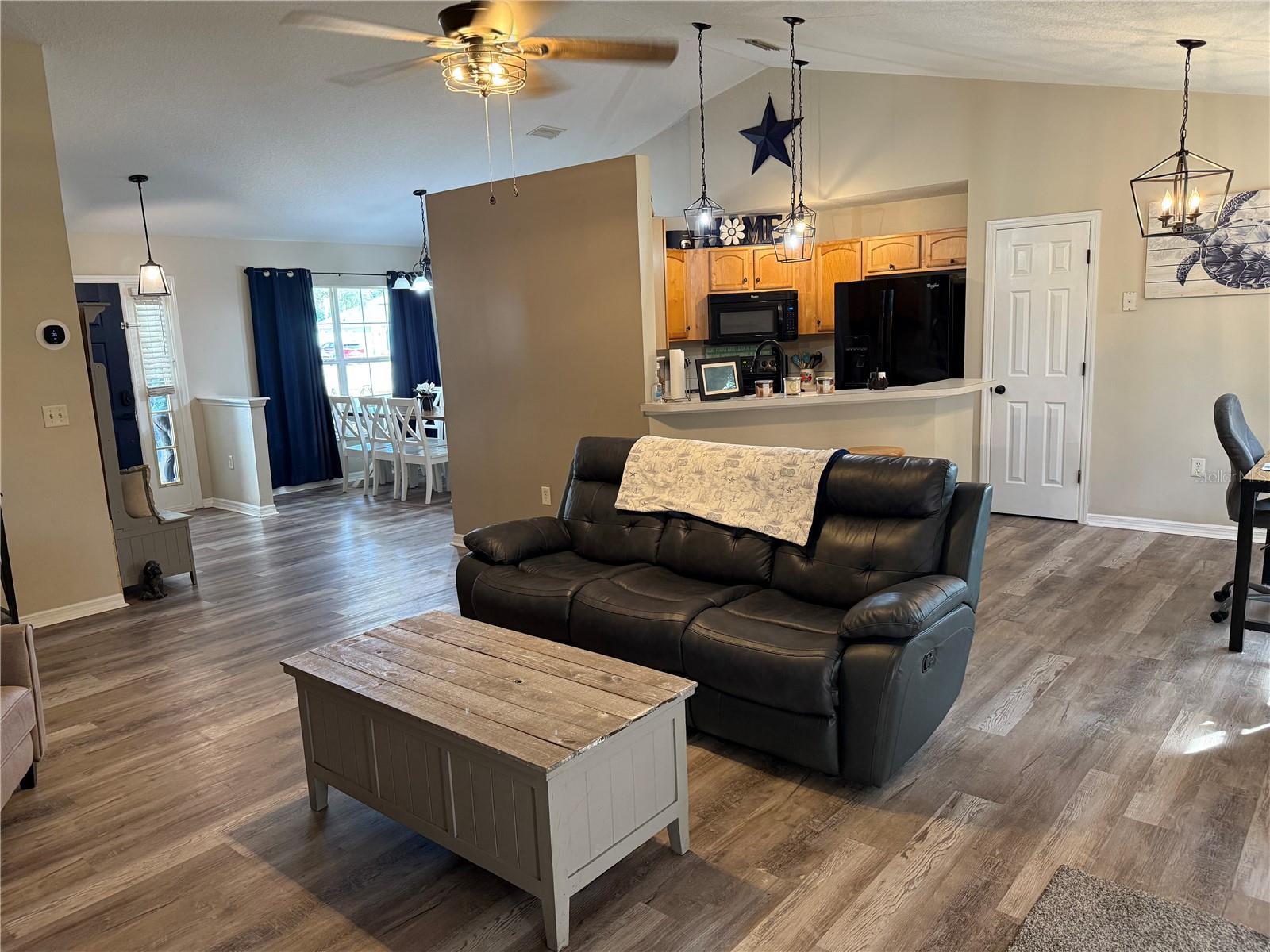 Image 4 of 30 For 33809 Silver Pine Drive