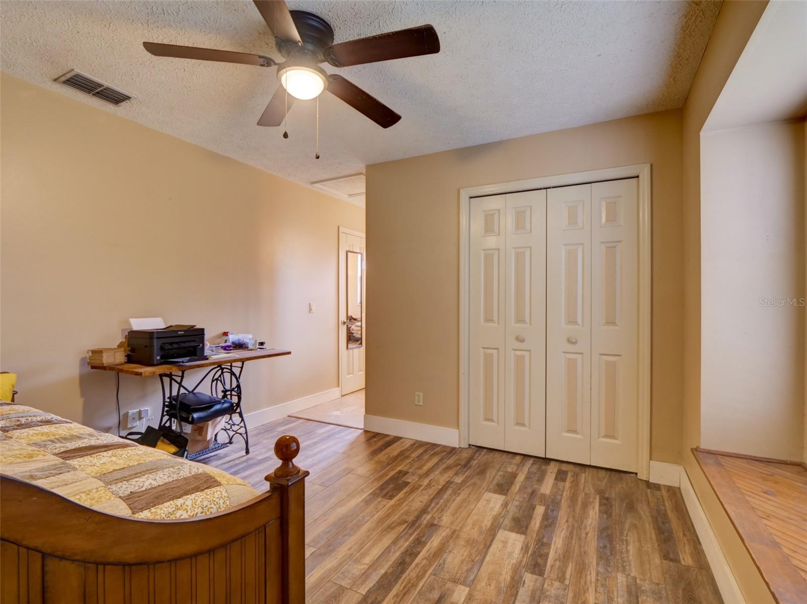 Image 25 of 60 For 1765 Cr 462  