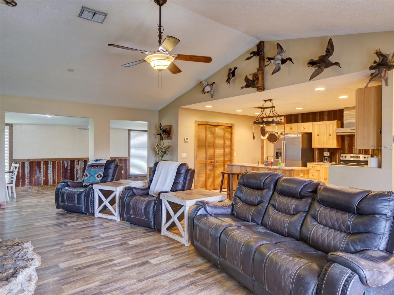 Image 5 of 60 For 1765 Cr 462  