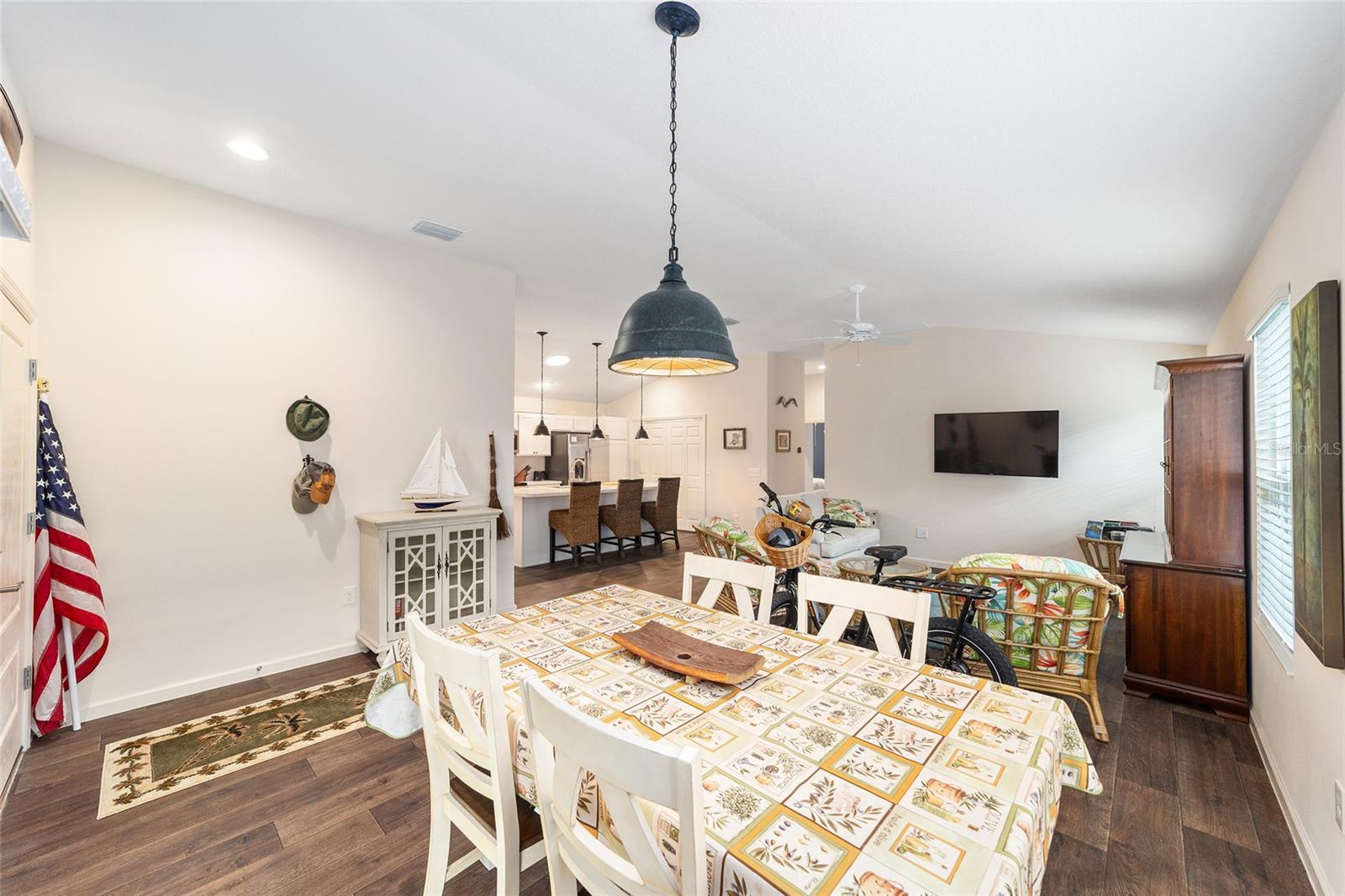 Image 13 of 32 For 972 Greg Terrace