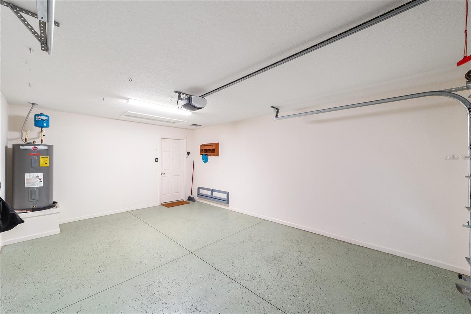 Image 27 of 32 For 972 Greg Terrace