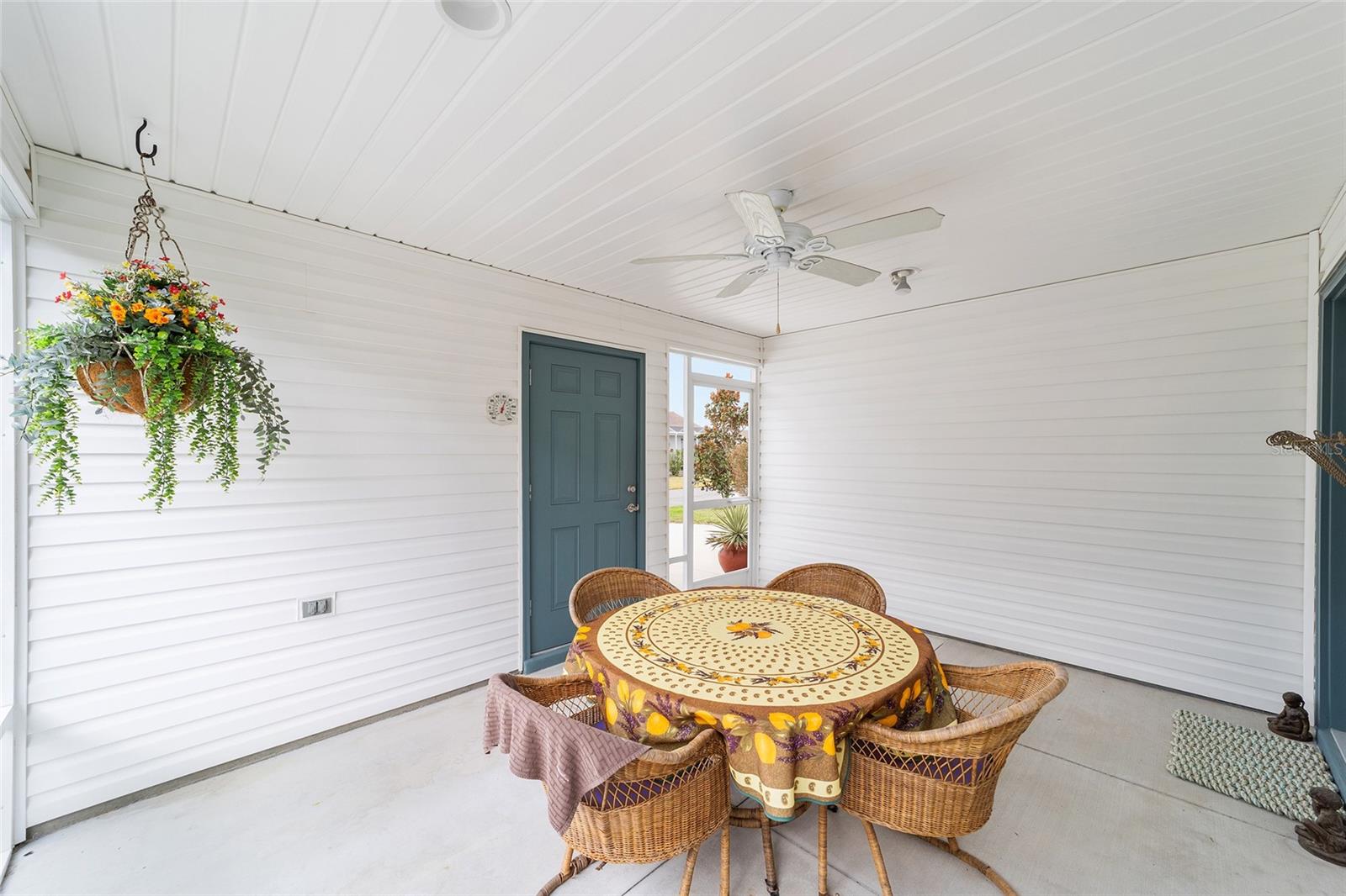 Image 5 of 32 For 972 Greg Terrace