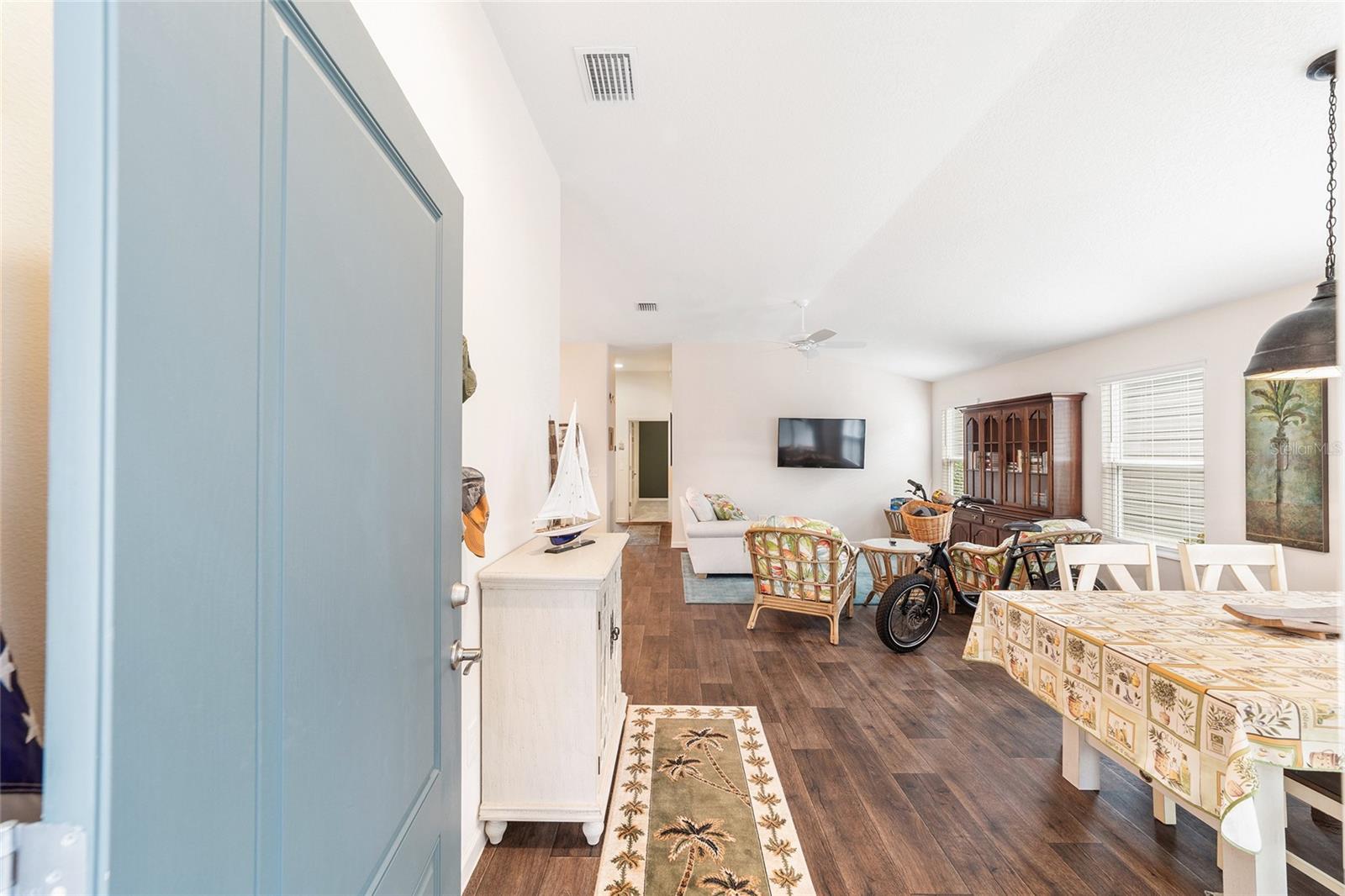 Image 6 of 32 For 972 Greg Terrace